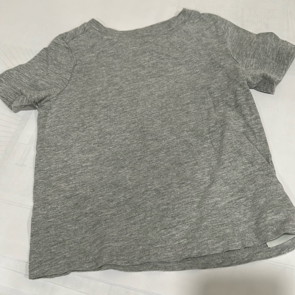 Old Navy tshirt